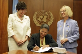 Americká velvyslankyně pro OSN Susan Riceová (uprostřed).